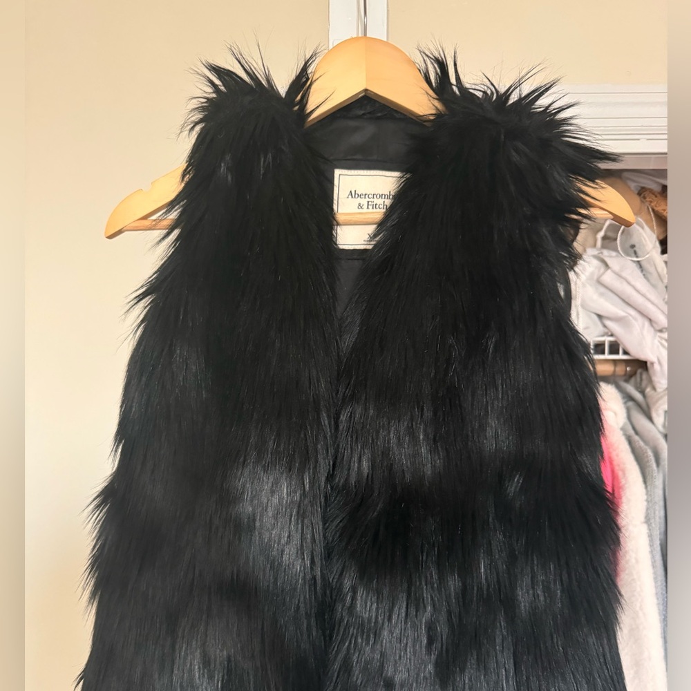 A&F Fur Vest Black